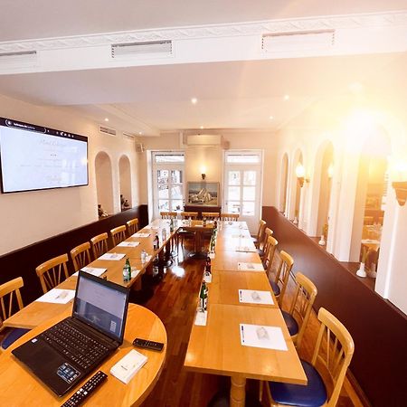 Hotel Kolossos Duesseldorf - Нойс Екстериор снимка