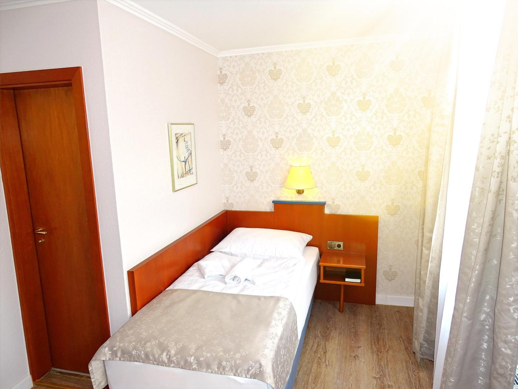 Hotel Kolossos Duesseldorf - Нойс Стая снимка