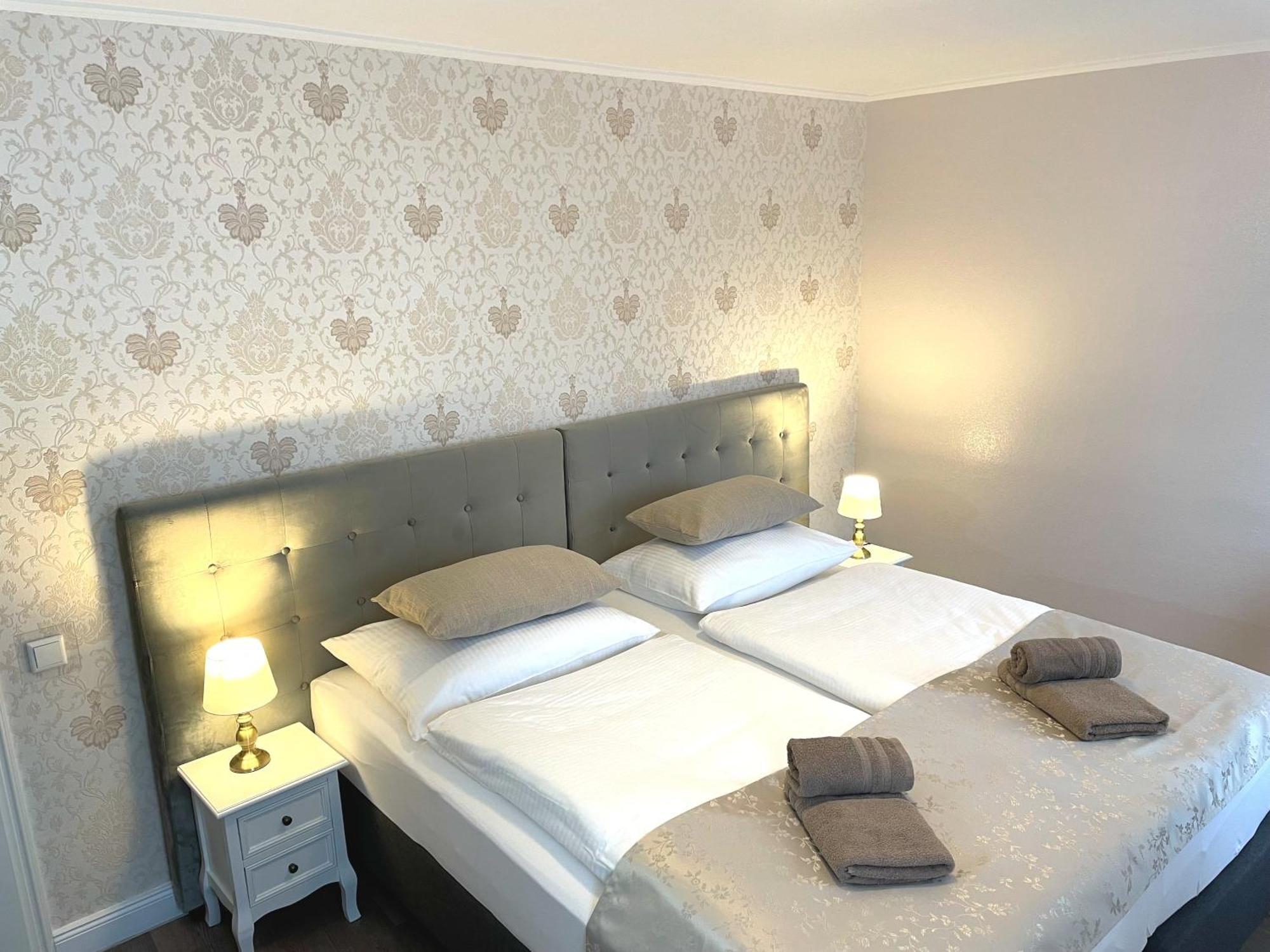 Hotel Kolossos Duesseldorf - Нойс Екстериор снимка