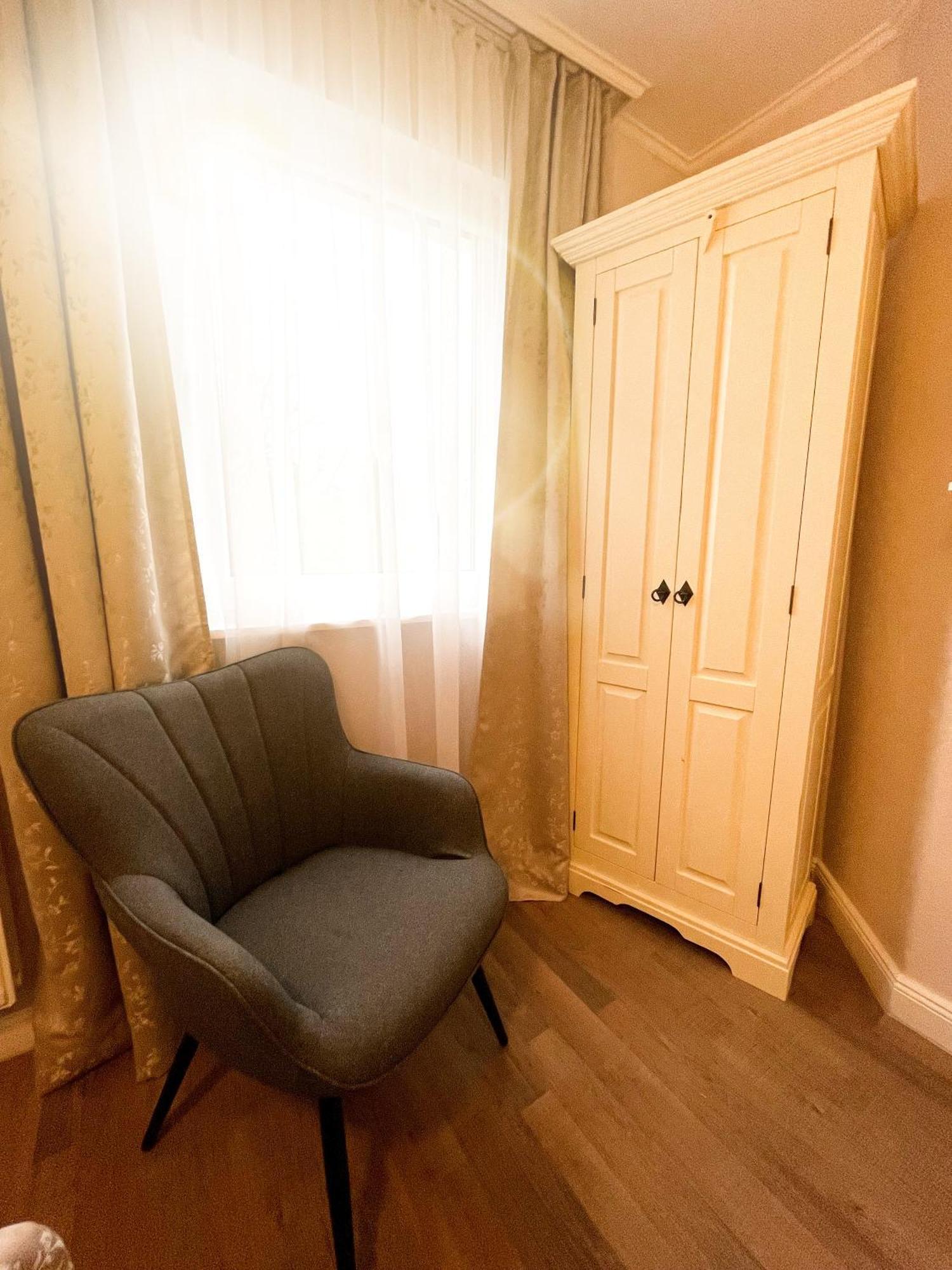 Hotel Kolossos Duesseldorf - Нойс Екстериор снимка