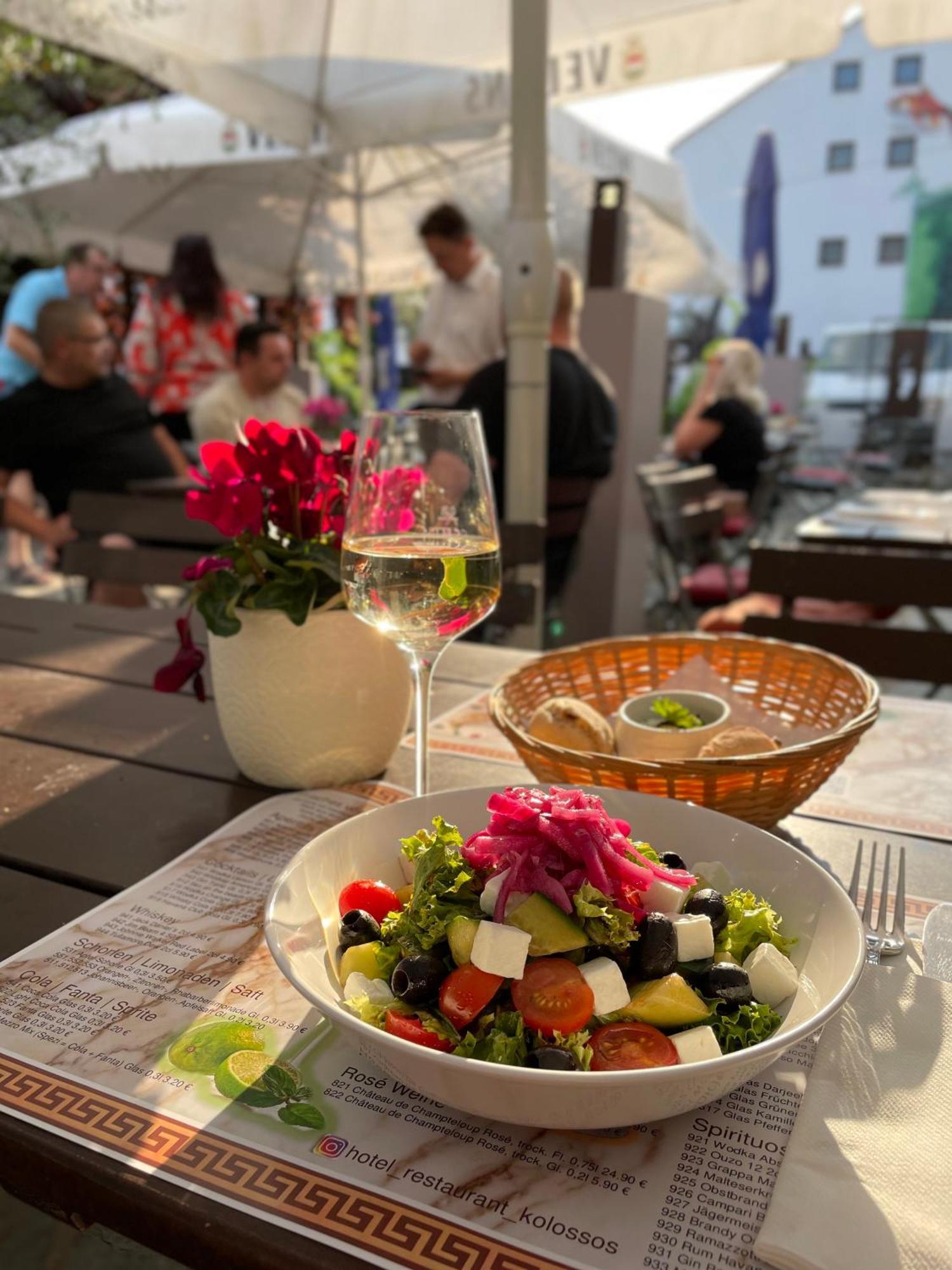 Hotel Kolossos Duesseldorf - Нойс Екстериор снимка
