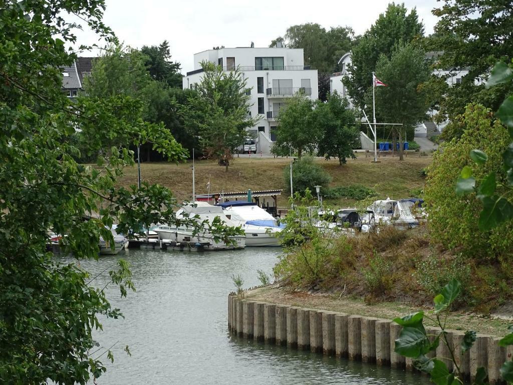 Hotel Kolossos Duesseldorf - Нойс Екстериор снимка